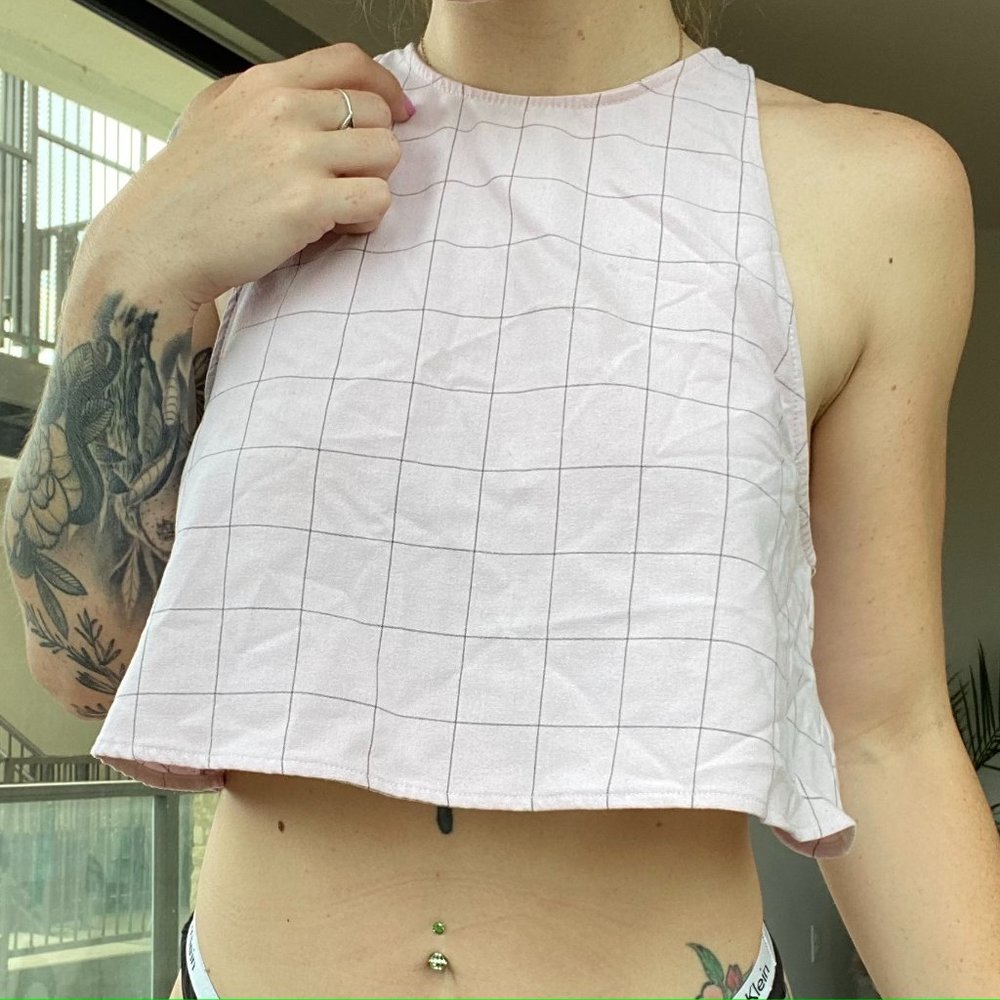 Pink pattern crop